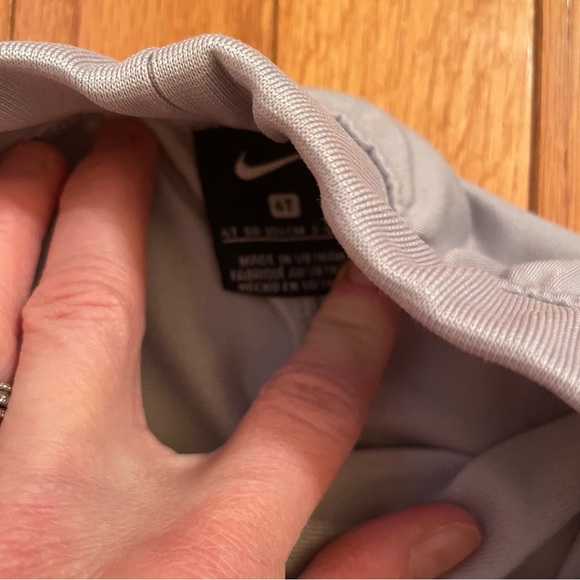 Nike little boys athletic joggers/pants. 4T. Light grey with red swoosh. - Picture 4 of 6